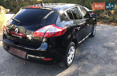 Хэтчбек Renault Megane 2012 в 