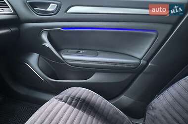 Універсал Renault Megane 2017 в  фото 20 Універсал Renault Megane 2017 в
