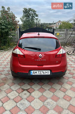 Хэтчбек Renault Megane 2010 в 