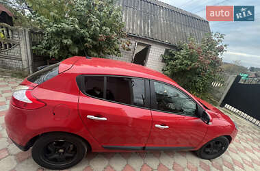 Хэтчбек Renault Megane 2010 в 