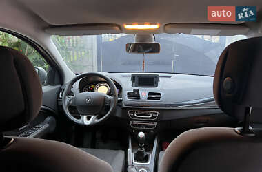 Хэтчбек Renault Megane 2010 в 