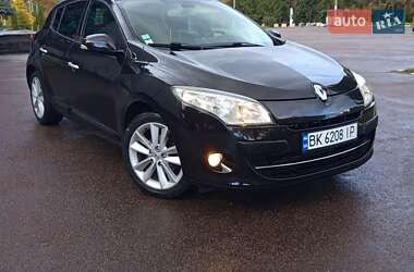 Хетчбек Renault Megane 2010 в 