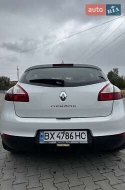 Хетчбек Renault Megane 2010 в  фото 3 Хетчбек Renault Megane 2010 в
