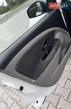 Хетчбек Renault Megane 2010 в  фото 11 Хетчбек Renault Megane 2010 в