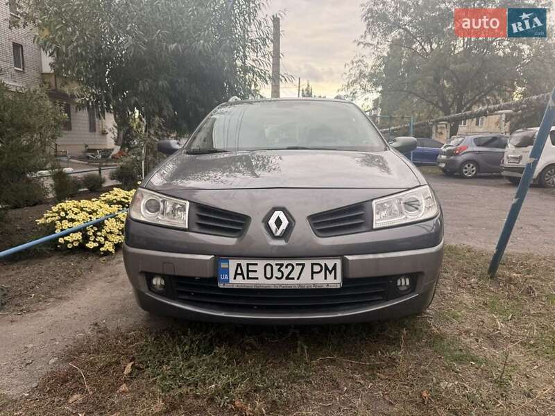 Універсал Renault Megane 2006 в  фото Універсал Renault Megane 2006 в