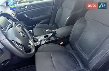 Універсал Renault Megane 2017 в  фото 14 Універсал Renault Megane 2017 в