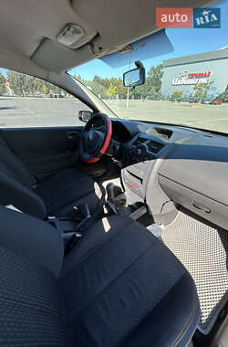 Хэтчбек Renault Megane 2004 в  фото 5 Хэтчбек Renault Megane 2004 в