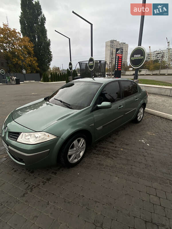 Седан Renault Megane 2006 в Дергачах