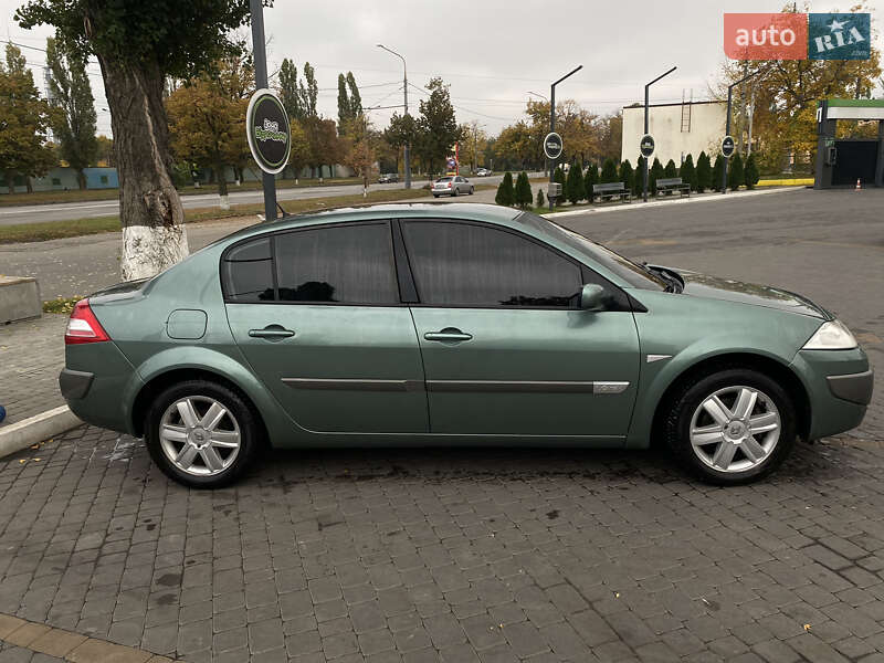 Седан Renault Megane 2006 в Дергачах