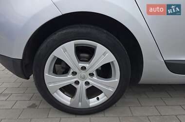 Хетчбек Renault Megane 2010 в 