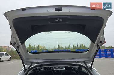 Хетчбек Renault Megane 2010 в 