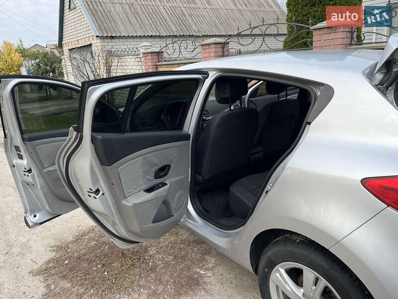 Хэтчбек Renault Megane 2011 в Кременчуге фото 9 Хэтчбек Renault Megane 2011 в Кременчуге