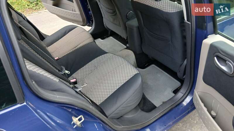 Универсал Renault Megane 2004 в Выгоде