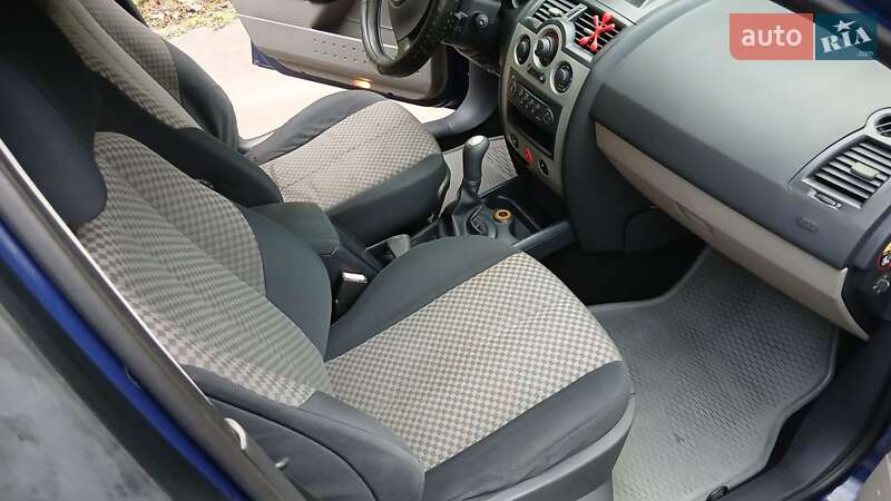 Универсал Renault Megane 2004 в Выгоде