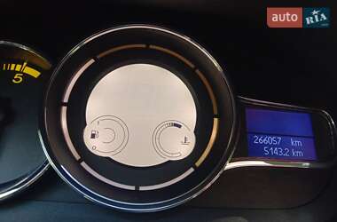 Хетчбек Renault Megane 2014 в  фото 13 Хетчбек Renault Megane 2014 в
