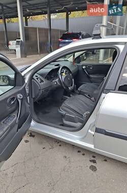 Хетчбек Renault Megane 2004 в 