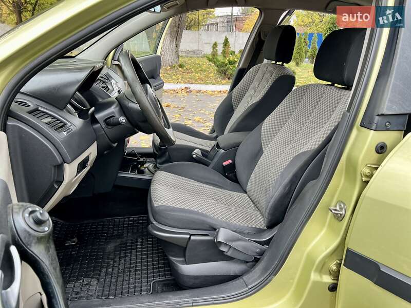 Хетчбек Renault Megane 2003 в Горішніх Плавнях фото 5 Хетчбек Renault Megane 2003 в Горішніх Плавнях