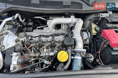 Хетчбек Renault Megane 2003 в 