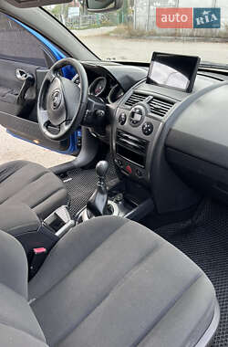 Хетчбек Renault Megane 2003 в 
