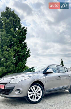 Хэтчбек Renault Megane 2010 в 
