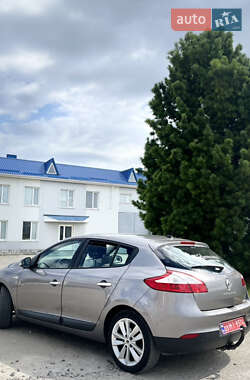 Хэтчбек Renault Megane 2010 в 