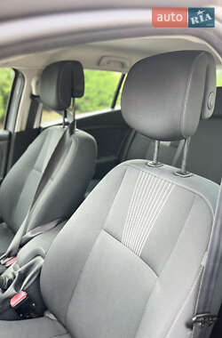 Хэтчбек Renault Megane 2010 в 
