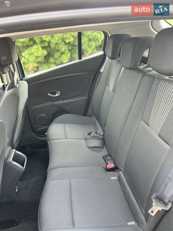 Хетчбек Renault Megane 2010 в Охтирці фото 34 Хетчбек Renault Megane 2010 в Охтирці