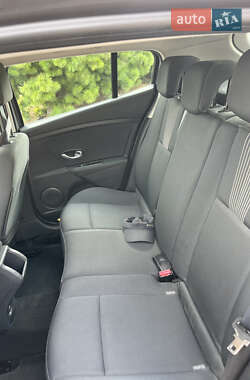 Хэтчбек Renault Megane 2010 в 