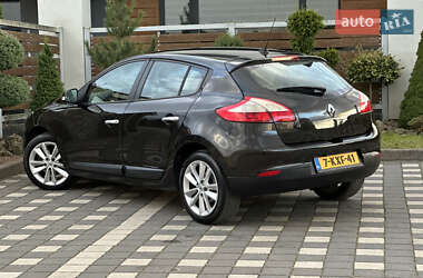 Хэтчбек Renault Megane 2011 в 