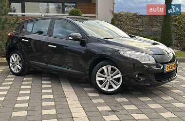 Хэтчбек Renault Megane 2011 в 
