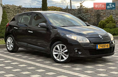 Хэтчбек Renault Megane 2011 в 