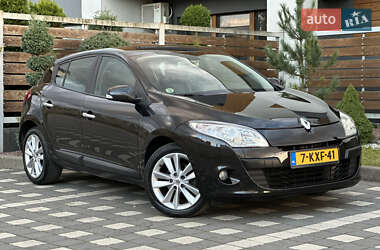 Хэтчбек Renault Megane 2011 в 