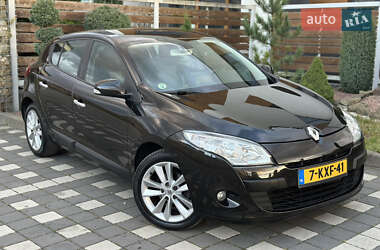 Хэтчбек Renault Megane 2011 в 
