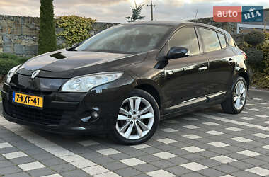 Хэтчбек Renault Megane 2011 в 