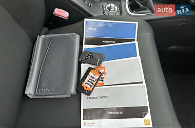 Хэтчбек Renault Megane 2011 в 