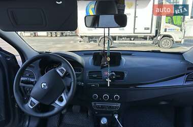 Хэтчбек Renault Megane 2011 в 
