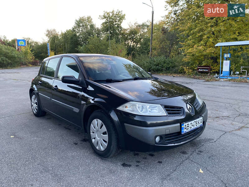 Хетчбек Renault Megane 2006 в  фото Хетчбек Renault Megane 2006 в