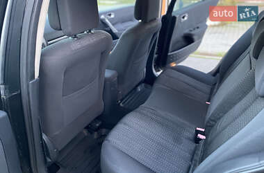 Хетчбек Renault Megane 2006 в  фото 14 Хетчбек Renault Megane 2006 в