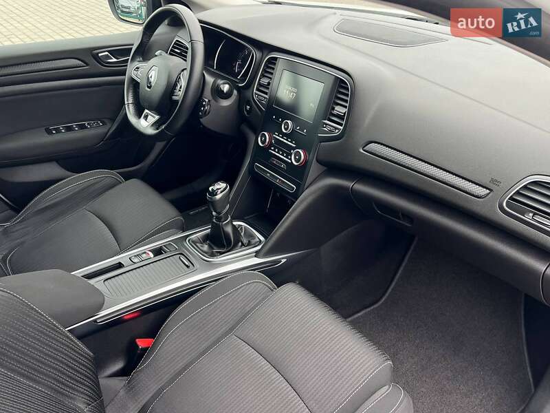 Универсал Renault Megane 2018 в Радехове фото 27 Универсал Renault Megane 2018 в Радехове