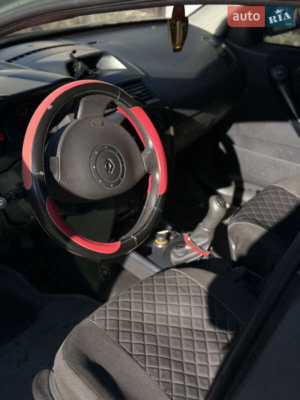 Седан Renault Megane 2004 в Ужгороді