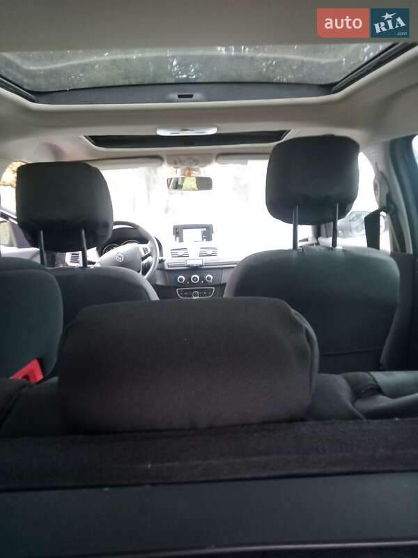 Универсал Renault Megane 2012 в Калиновке фото 8 Универсал Renault Megane 2012 в Калиновке