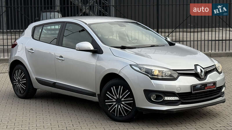 Хэтчбек Renault Megane 2015 в Киеве фото 3 Хэтчбек Renault Megane 2015 в Киеве