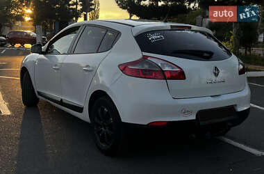 Хэтчбек Renault Megane 2013 в 
