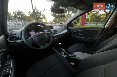 Хэтчбек Renault Megane 2013 в 