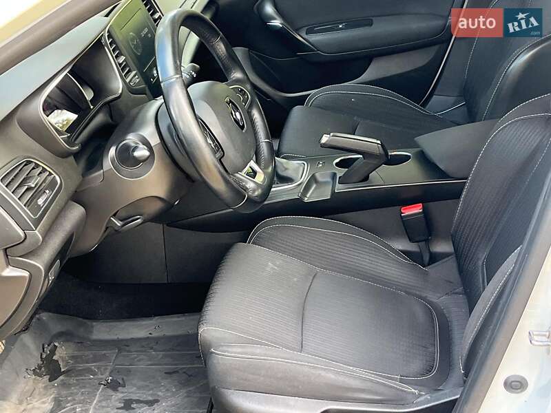 Универсал Renault Megane 2018 в Киеве фото 26 Универсал Renault Megane 2018 в Киеве