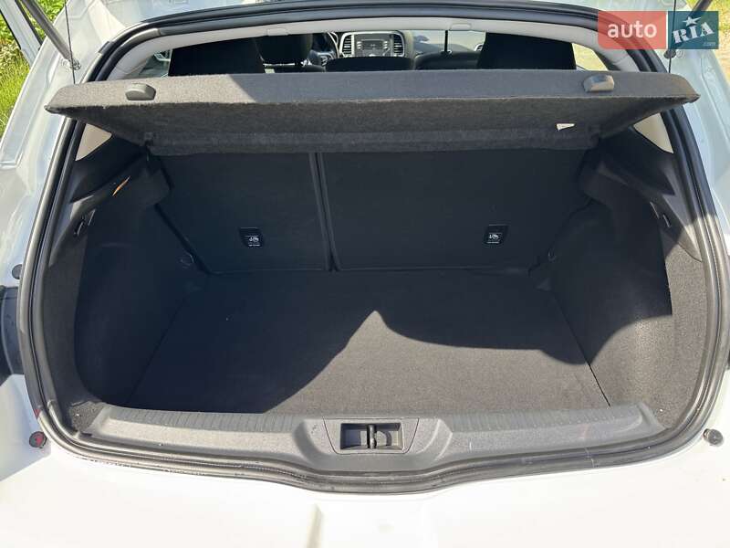 Хэтчбек Renault Megane 2017 в Калуше фото 15 Хэтчбек Renault Megane 2017 в Калуше