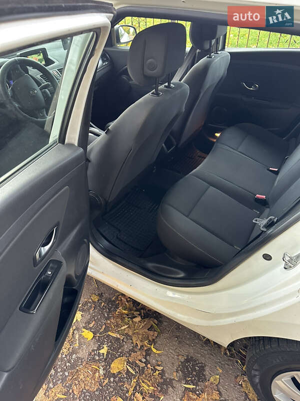 Універсал Renault Megane 2010 в Радивиліві фото 39 Універсал Renault Megane 2010 в Радивиліві