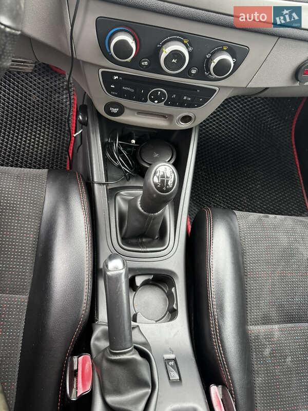 Хэтчбек Renault Megane 2010 в Изяславе