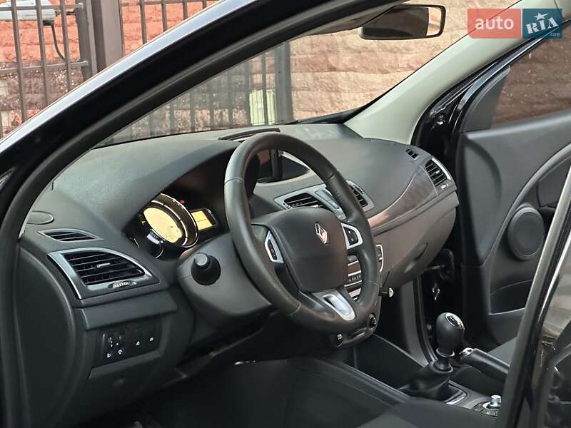 Универсал Renault Megane 2012 в Николаеве фото 28 Универсал Renault Megane 2012 в Николаеве