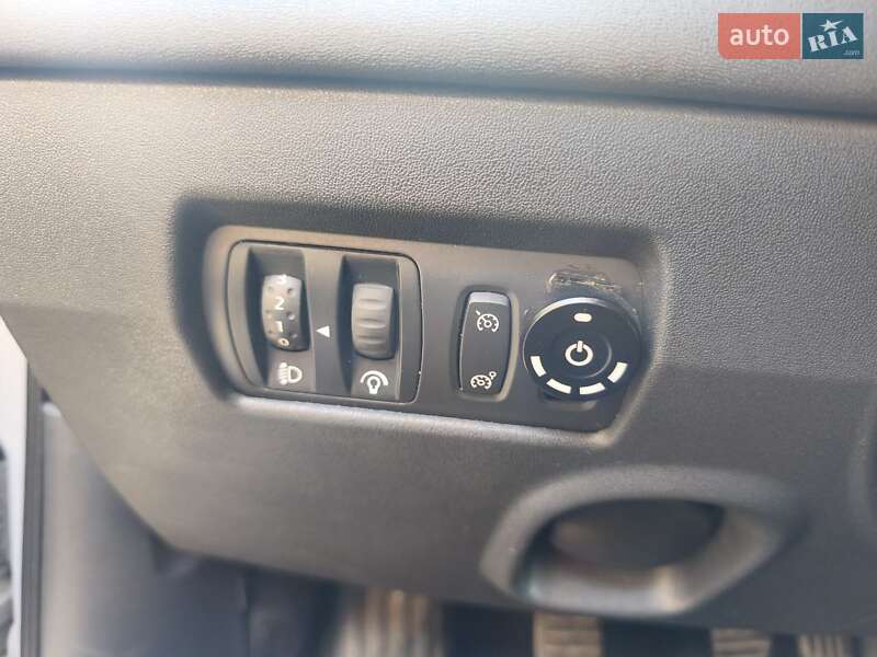 Седан Renault Megane 2005 в Охтирці фото 15 Седан Renault Megane 2005 в Охтирці